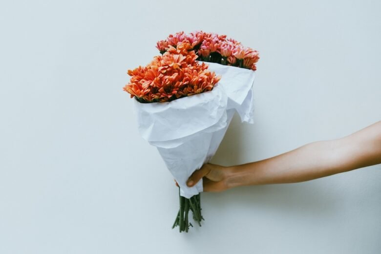 Creative Ways to Brighten Someone’s Day With Fresh Blooms Creative Ways to Brighten Someone's Day With Fresh Blooms