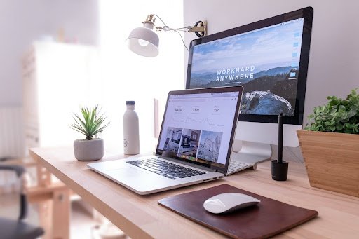Setting Up a Home Office That Does Not Damage Your Eyes