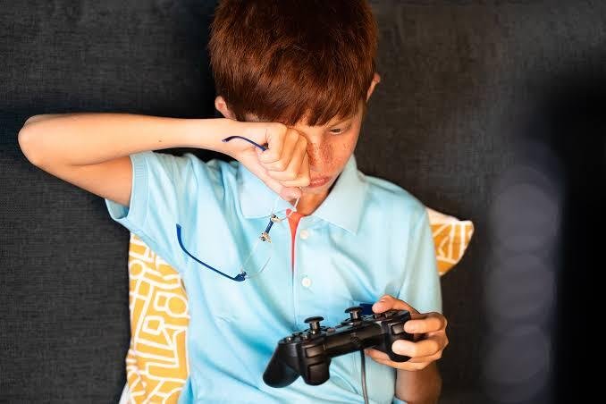 How Gaming and Screen Time Are Quietly Affecting Your Eyesight How-Gaming-and-Screen-Time-Are-Quietly-Affecting-Your-Eyesight